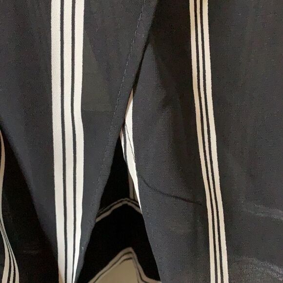 Japna Blue & white striped blouse open back with tie at bottom cropped length XS - Picture 5 of 5